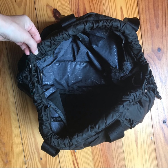Lululemon Athletica Black Athletic Gym Bag, EUC, 22” - Picture 10 of 16